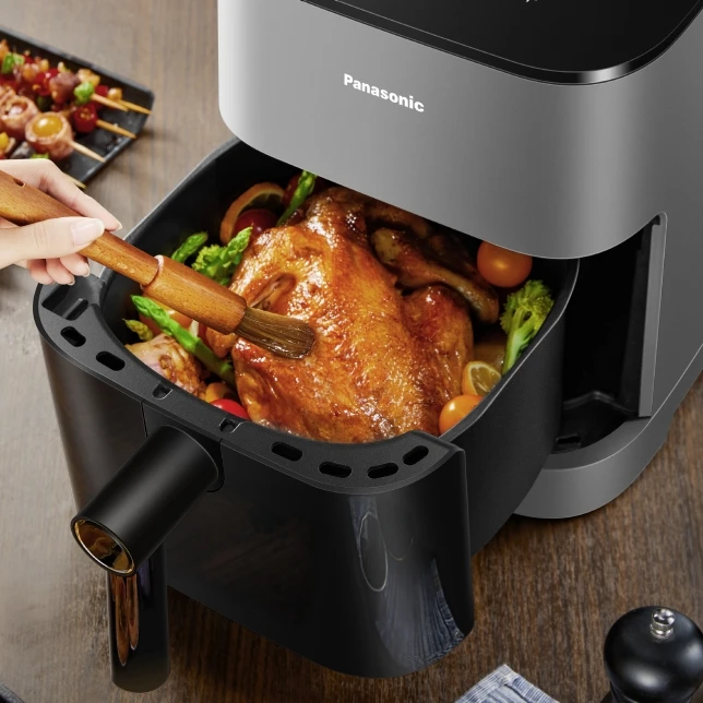qua tang noi chien khong dau panasonic 3 Nồi chiên không dầu Panasonic NF-CC500 dung tích lên đến 5L Thế Giới Lọc Tổng